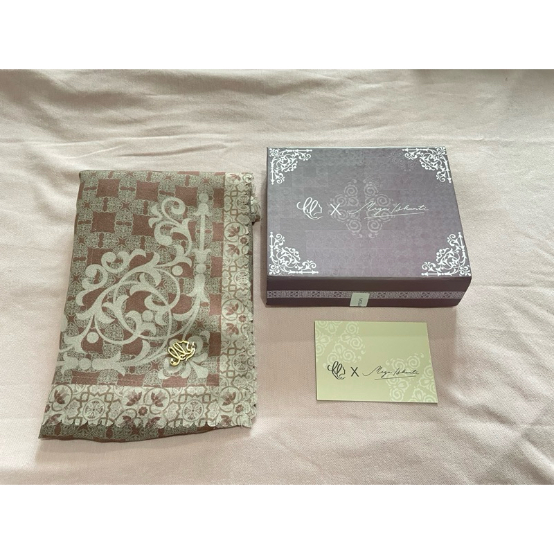 Mashra Scarf - Heaven Lights x Mega Iskanti - Preloved