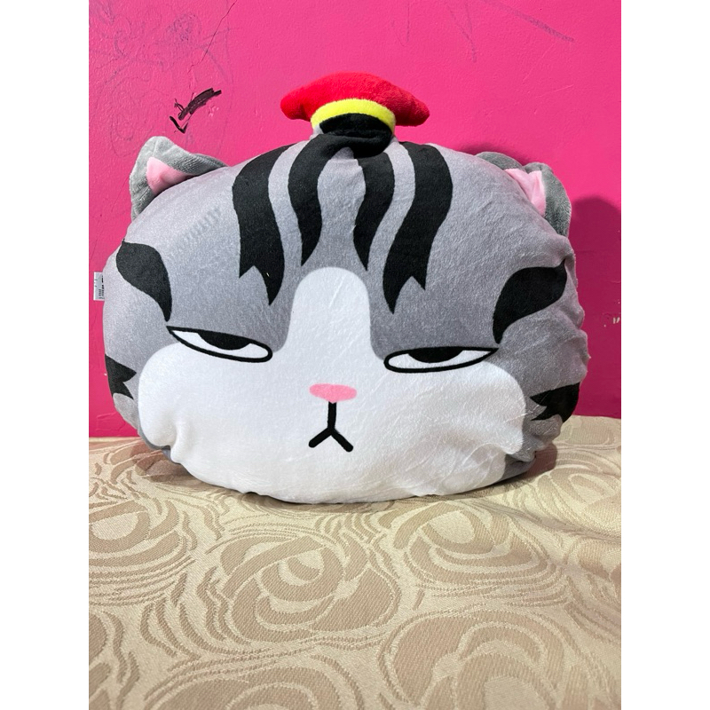BANTAL KEPALA KUCING