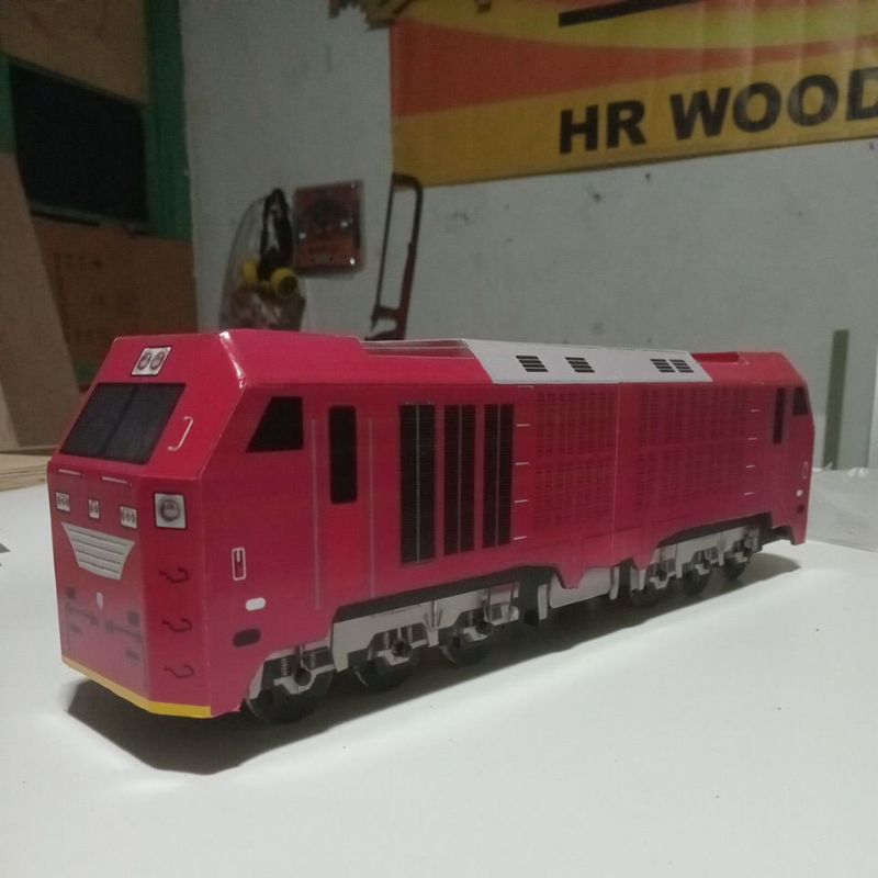 Kereta Mainan Lokomotif CC300