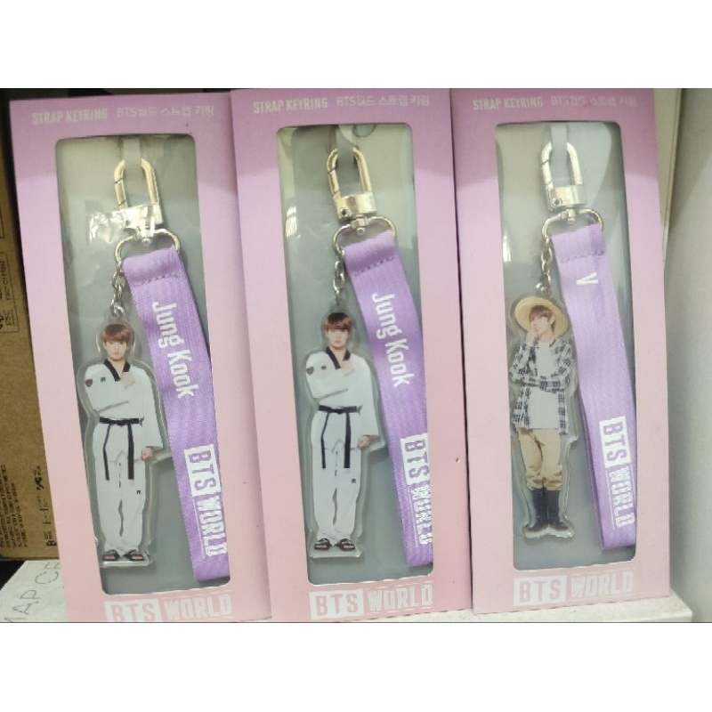OFFICIAL STRAP KEYRING BTS WORLD
