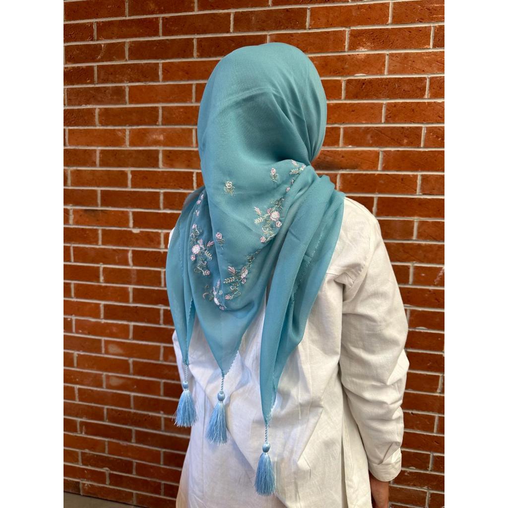 Hijab segi empat bordir cantik tassel jambul motif bunga sakura// hijab segiempat square premium