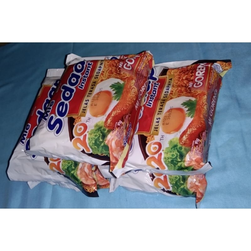 

Mie Sedaap instan ekstra 20% BAWANG GORENG KRIUK isi 5 piece