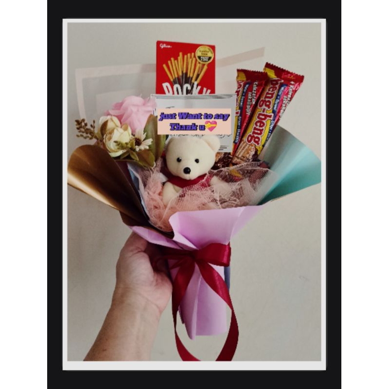 buket ulang tahun cantik,buket coklat wisuda,hand bouquet, jual buket murah,.kado ultah,buket annive