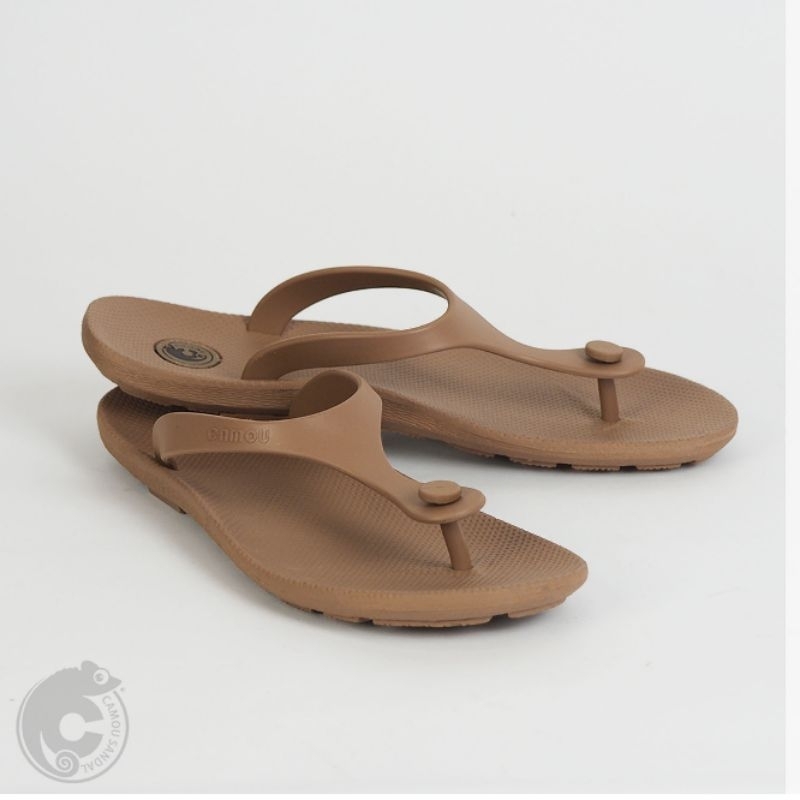 Nikita Peanut Sandal Wanita Dari bahan perpaduan karet dan plastik