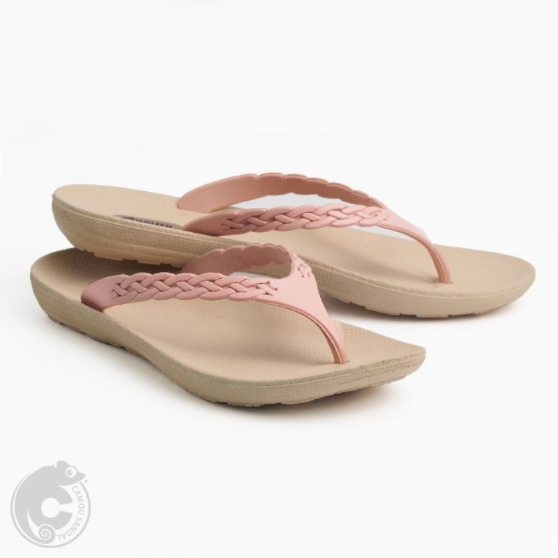 Mara Gummy Sandal Wanita Dari bahan perpaduan karet dan plastik