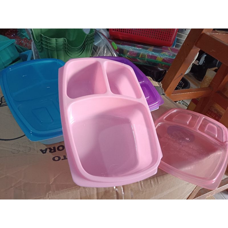 Tempat bekal / tempat nasi sekat 3 / kotak nasi / kotak bekal lunch Box REJOICE (23x16 h:5) Sekat 3 