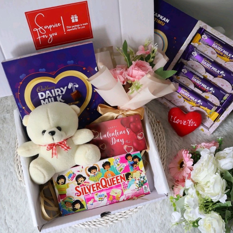 

Hampers Valentine Cadbury SilverQueen | Kado Valentine Ultah Sempro Wisuda Pacar Cewek Cowok