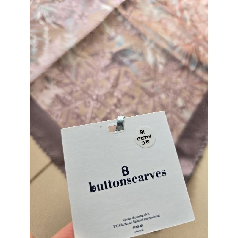 buttonscarves Disney frozen satin brunette