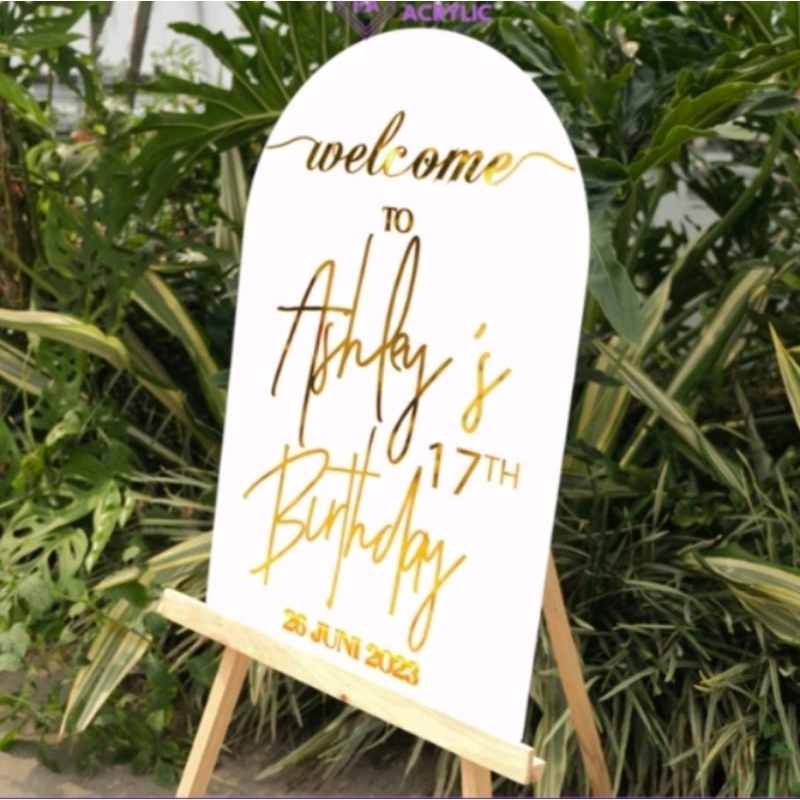 tripod stand easel kayu wedding 100 cm ,stand foto papan akrilik, stand,foto wedding , standing akri