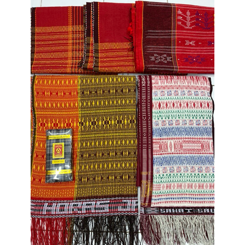 SET Ulos Hela + ulos passamot + mandar hela + ulos pamarai + ulos simolohon + ulos sihuttiampang