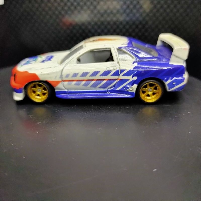 TOMICA nissan skyline R34
