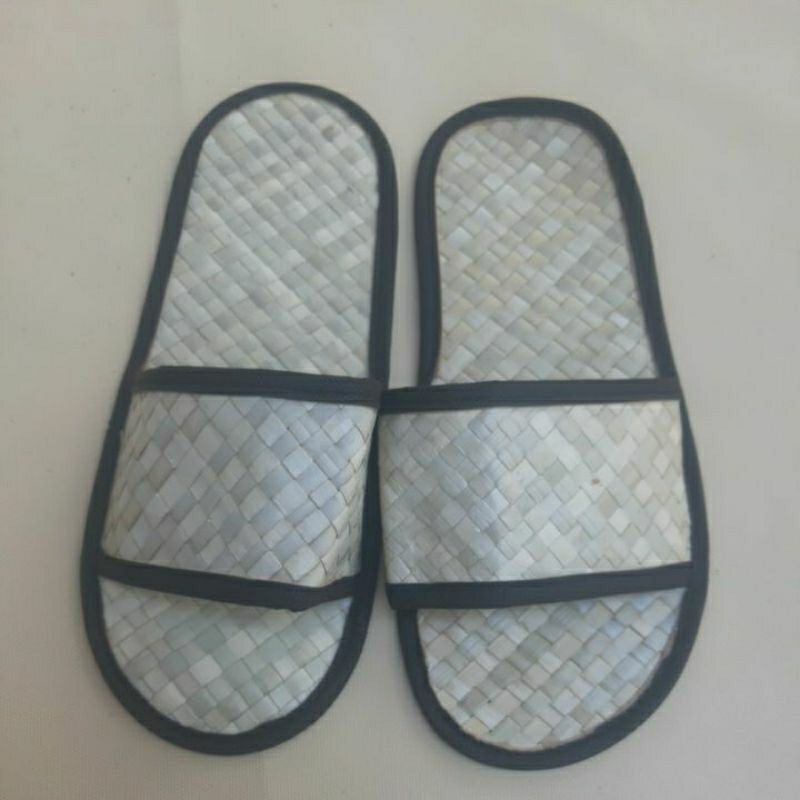 SANDAL HOTEL/SANDAL HOTEL PANDAN/SANDAL HOTEL ANYAMAN/slipper pandan/sandal pandan/sandal hotel