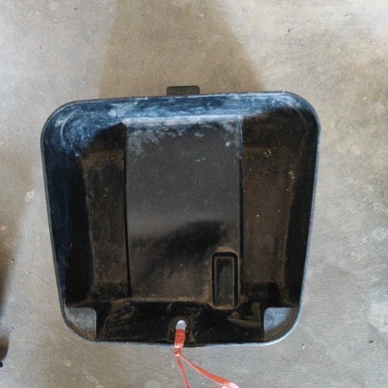 Box bagasi Supra X / Supra Fit lama original copotan motor