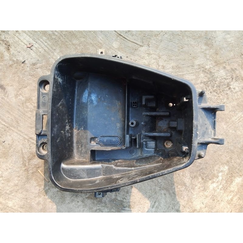 Bok Bagasi Bawah Jok Honda Scoopy Karbu Kode KYT Barang Cabutan Original