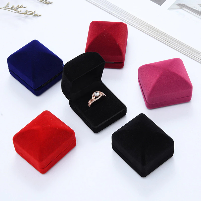 Tempat cincin wedding lamaran merah box kotak cincin bludru murah SEGI EMPAT POLOS WAJIK untuk 2 cin