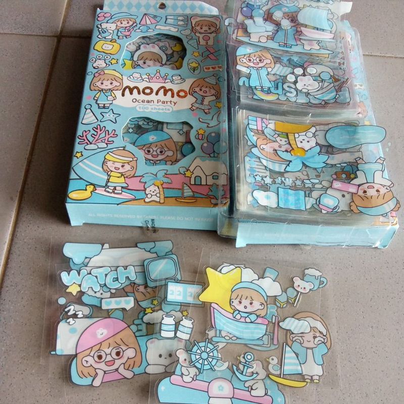 

momo stiker party