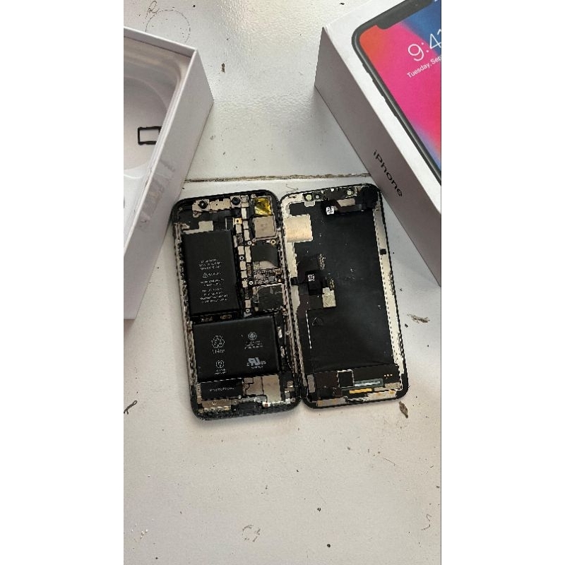 iPhone x 256 GB lcd dijamin hidup ory mesin matot janda jual unit + kotak