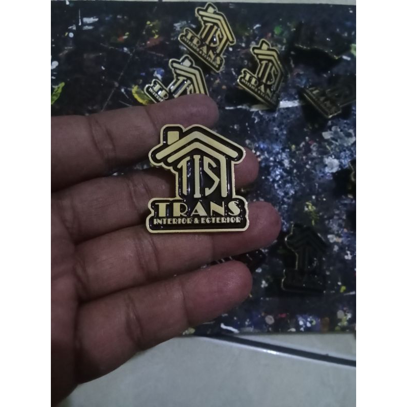 ENAMEL PIN CUSTOM GOLD/SILVER..