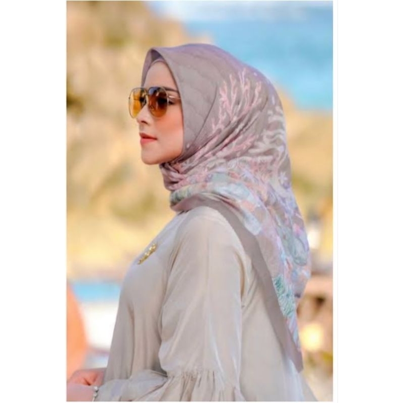 The Little Mermaid Buttonscarves Taupe