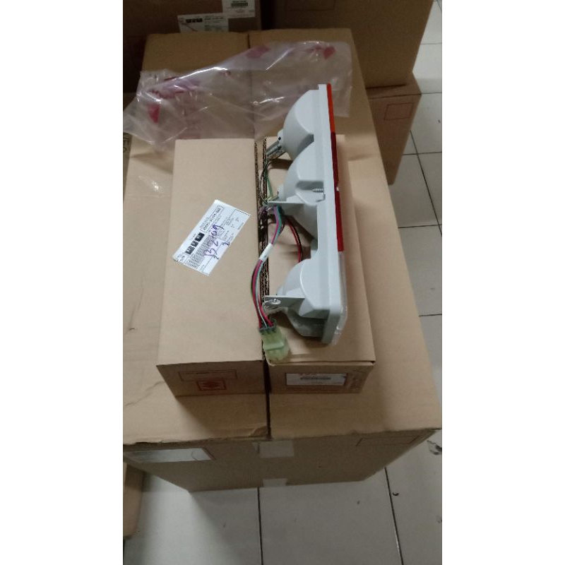 Lampu belakang Suzuki APV Pickup