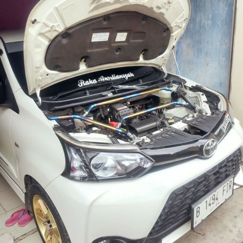 Strut Bar Avanza xenia / strutbar avanza veloz
