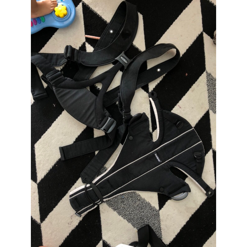Babybjorn Baby bjorn miracle black bekas preloved ergobaby babysafe elle baby joie savvy