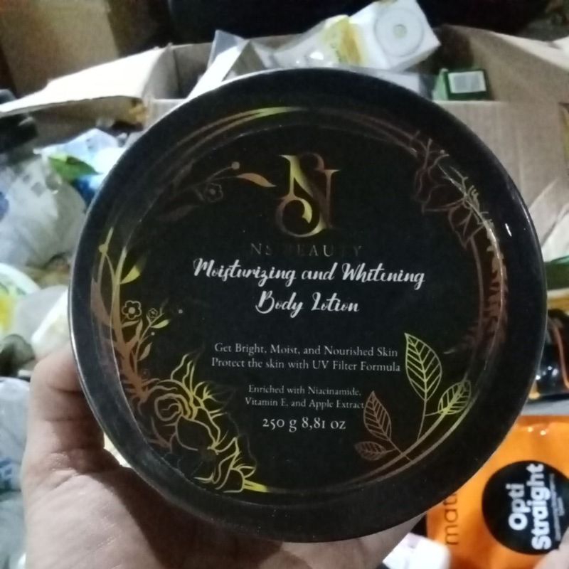 

Ns Beauty Moisturizing and whitening body Lotion 250g