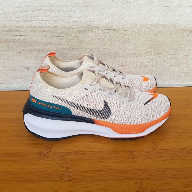 ZoomX Invincible Run Flyknit 3 Oatmeal Safety Orange