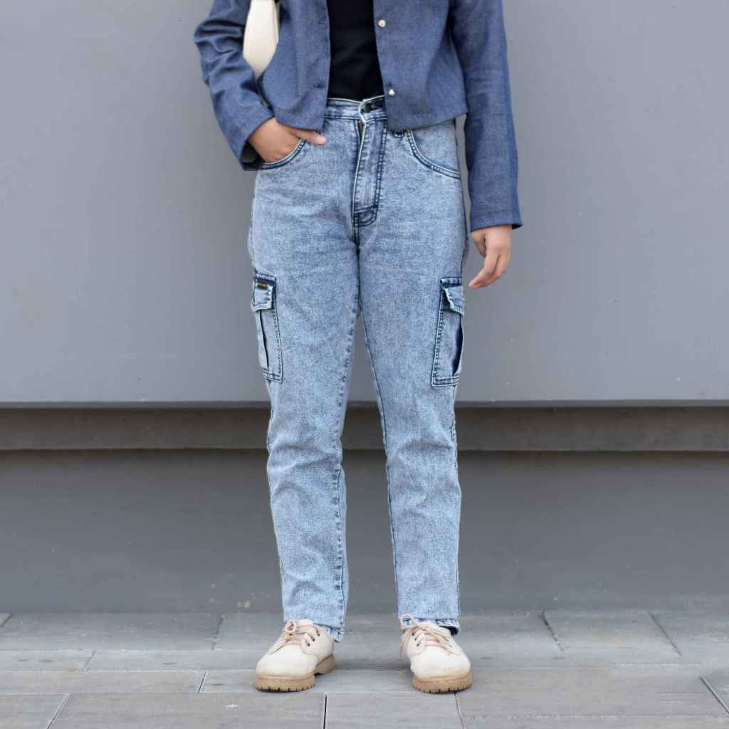 Celana Jeans Panjang Wanita Slim Cargo Sandwash