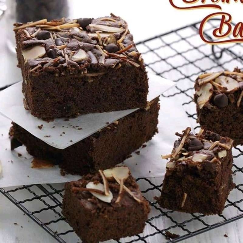 

AMANDA BAKAR BROWNIES BAKAR TOPING KISMIS KEJU DAN ALMON (JAWA TIMUR)