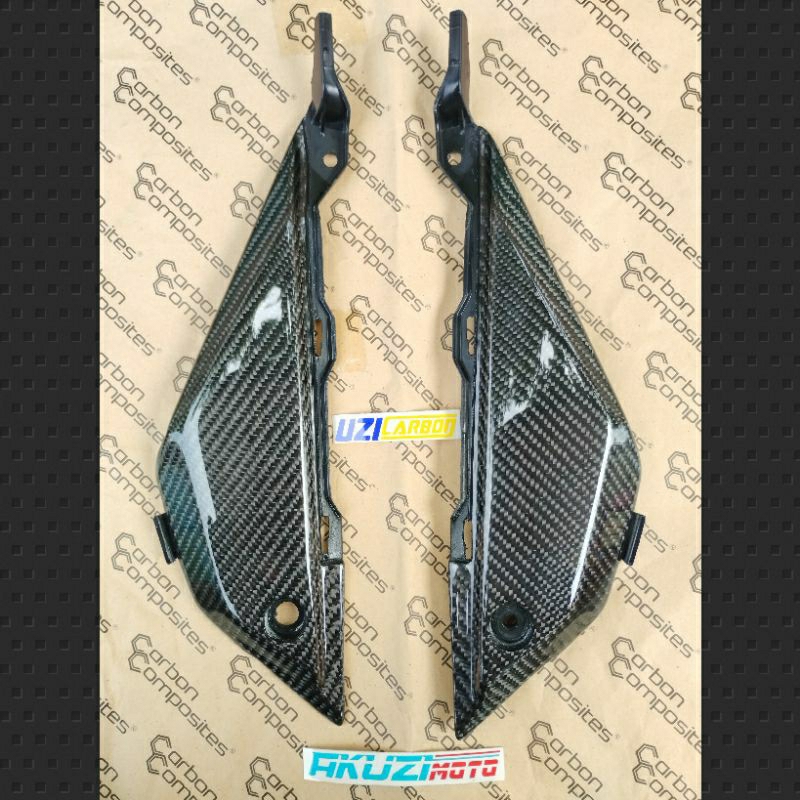 Cover Body Tengah Tutup Aki CBR 150R Facelift Carbon Kevlar