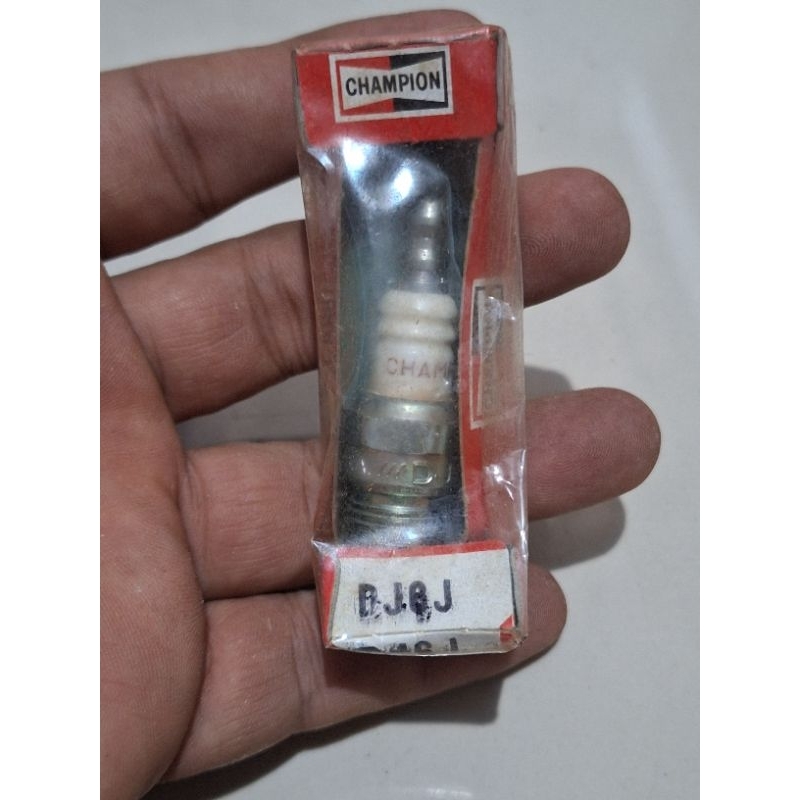 Busi Spark Plug Champion DJ6J Nos Original Champion Made in USA