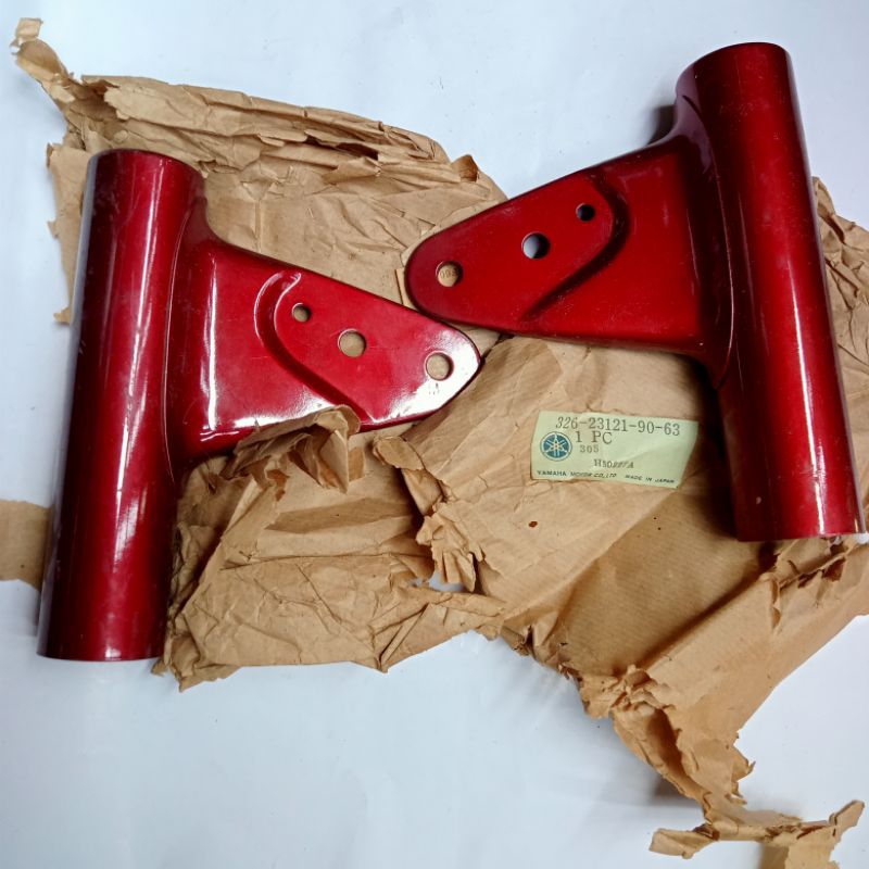 kupingan lampu Yamaha rs100 rs125 ls3 merah Original 326-23121-90-63