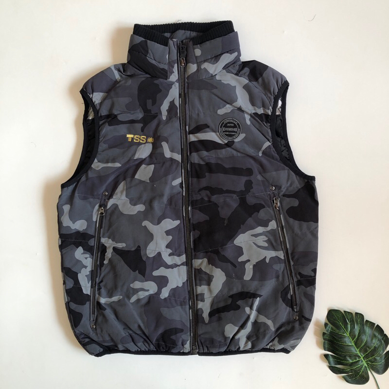 Even River Camo Vest