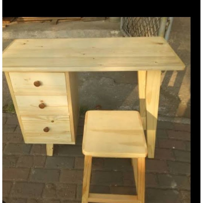 1 set Meja Kerja/Belajar dan Kursi