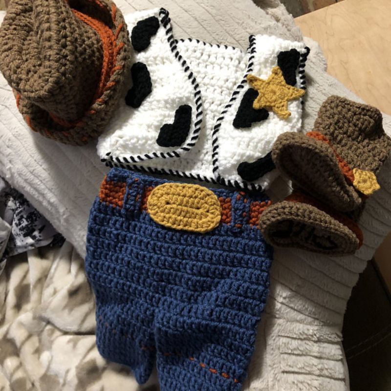 kostum rajut bayi koboi