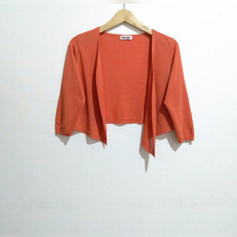 Monégal | Outer Wanita | Outer Crop | Outer Lengan 7/8 | Outer Orange | Outer Polos | Outer Second |
