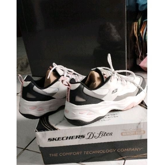 Skechers D'Lites 4.0
