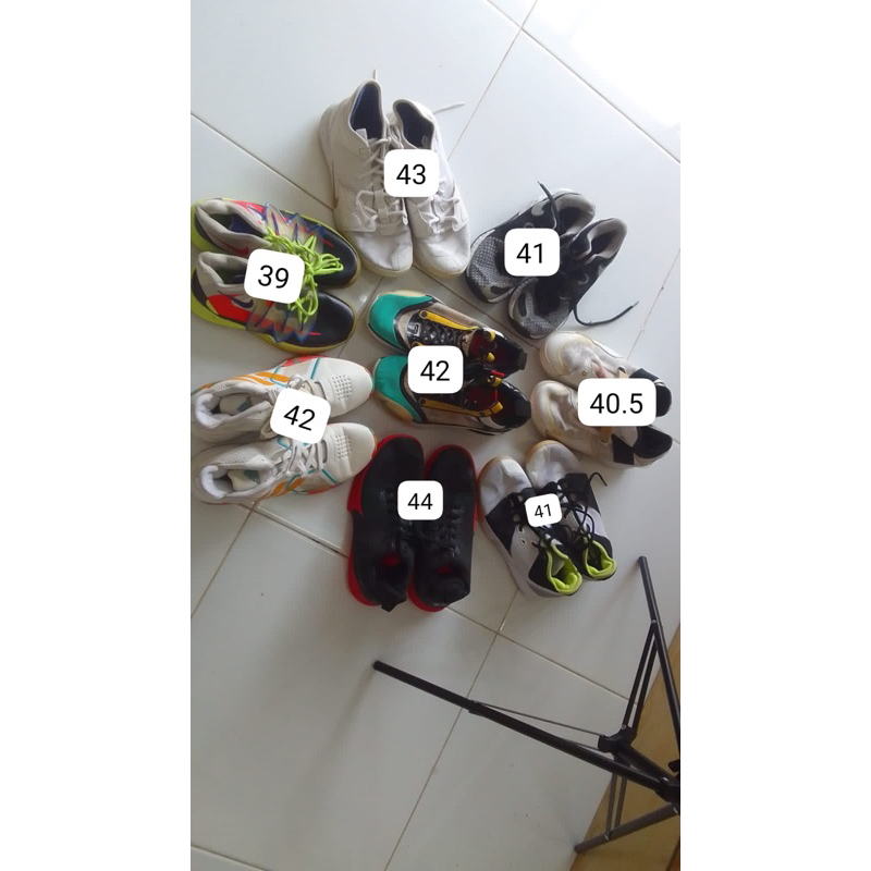 BORONGAN SEPATU BASKET
