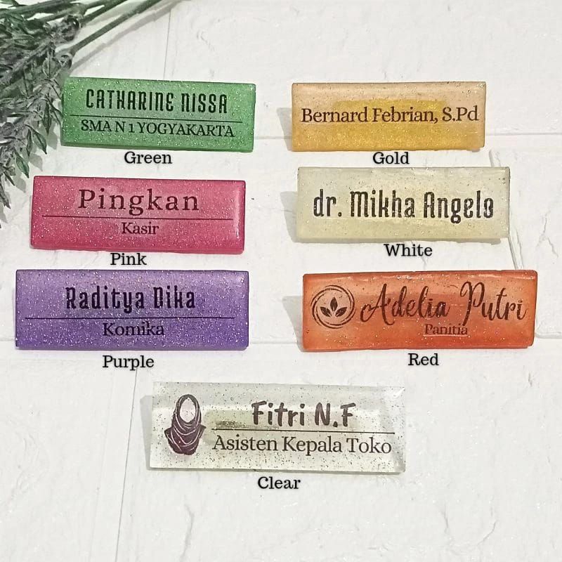 

Nametag Unik Pin Lucu Papan Nama Akrilik Resin Custom Warna MAGNET PENITI