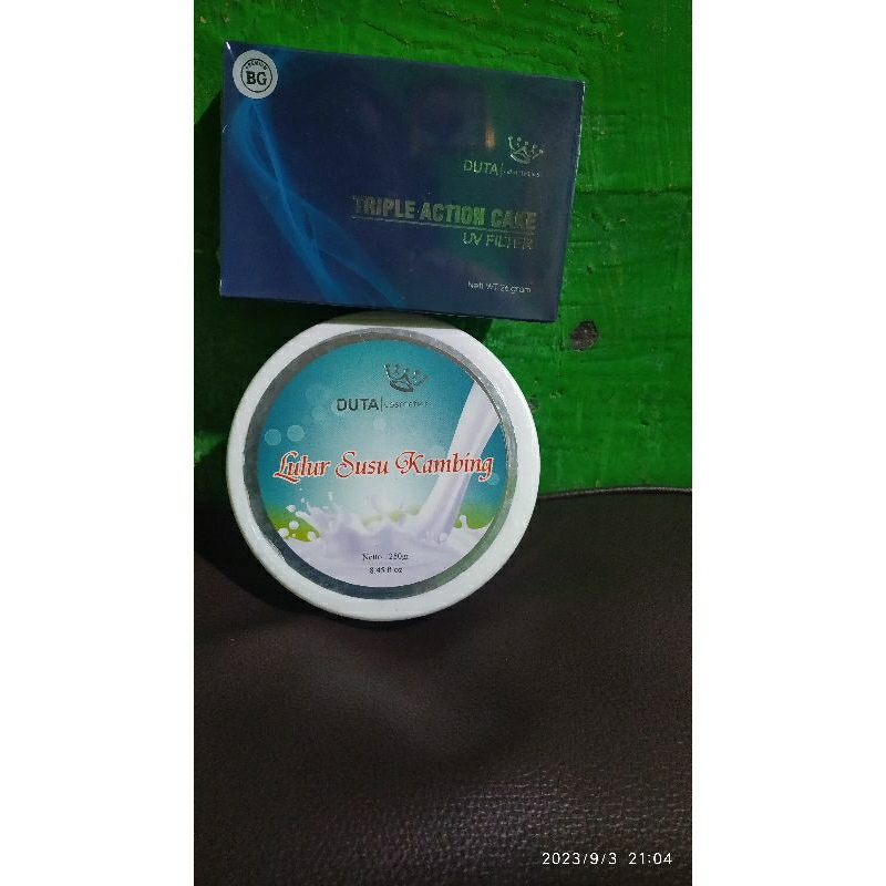 bedak duta kosmetik plus lulur/paket isi 2