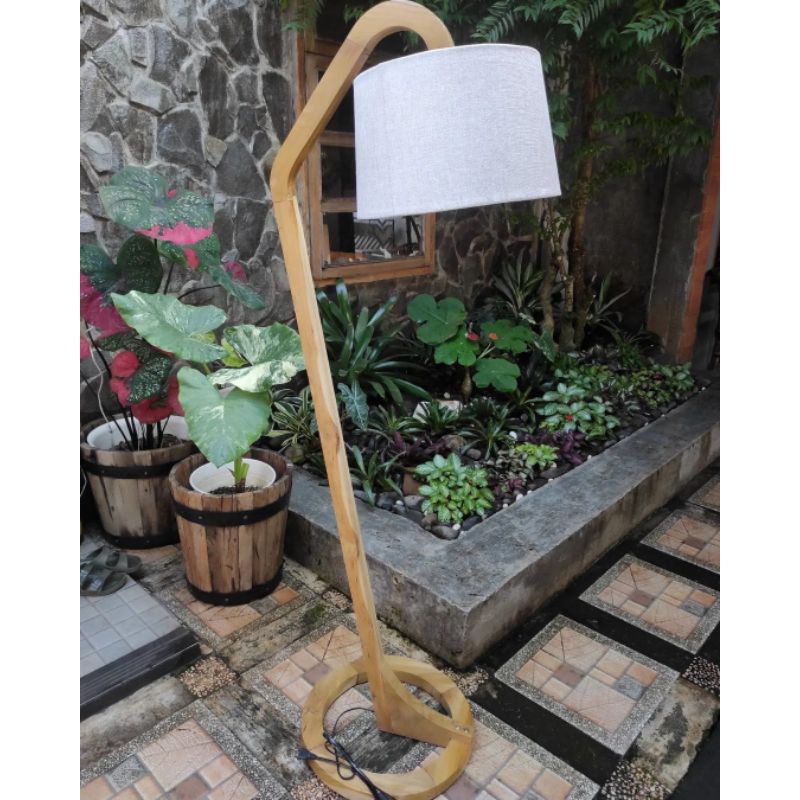 LAMPU HIAS RUANGAN MINIMALIS BENTUK MIRING BAHAN KAYU JATI SOLID FURNITURE ASLI JEPARA TERMURAH