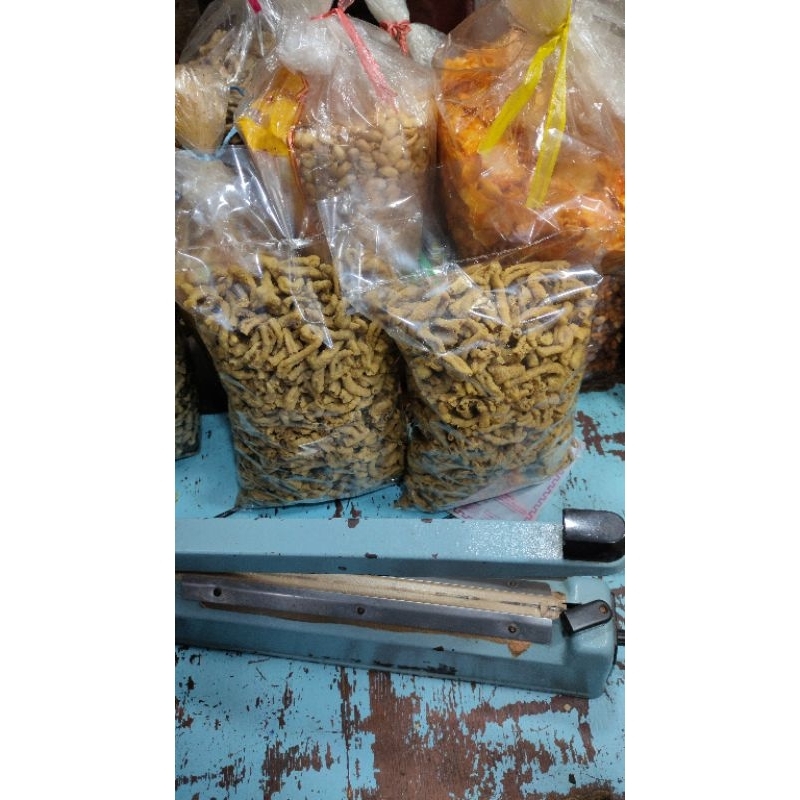 

Keripik usus crispy kriuk 1kg