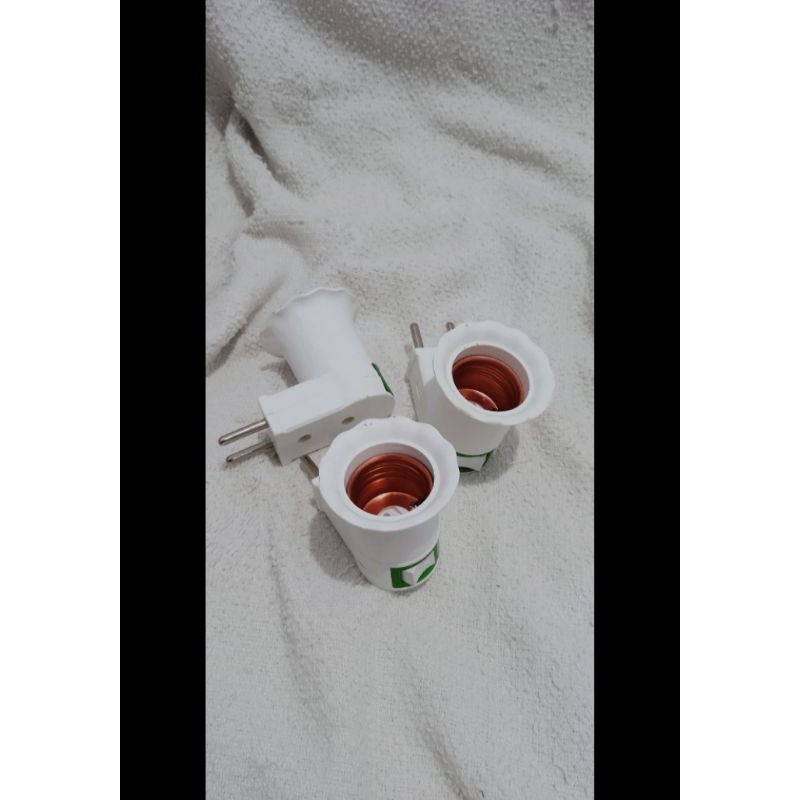 colokan lampu tidur