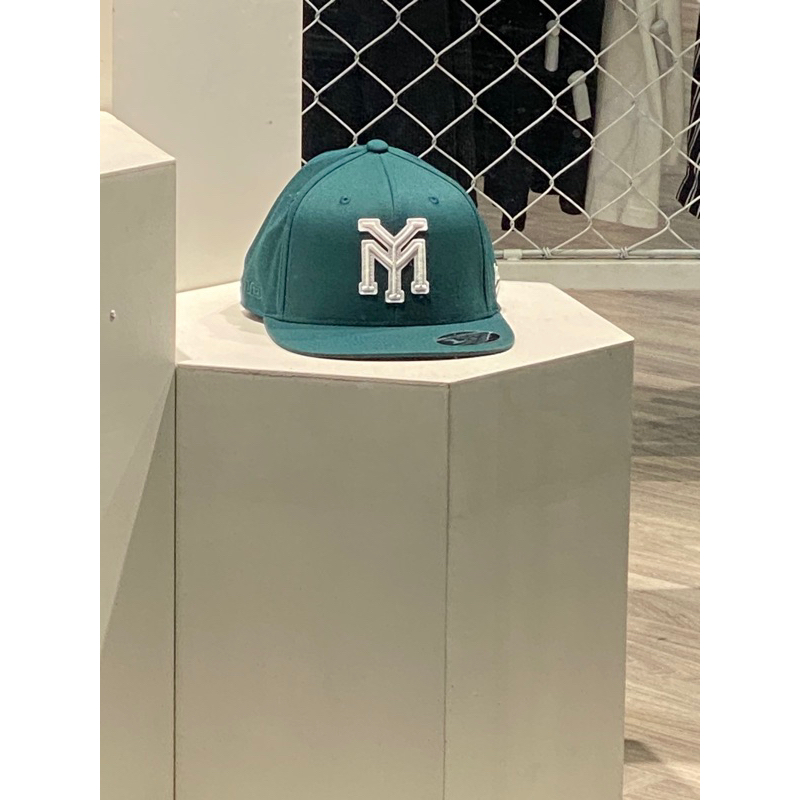 topi moutley pria 648383484