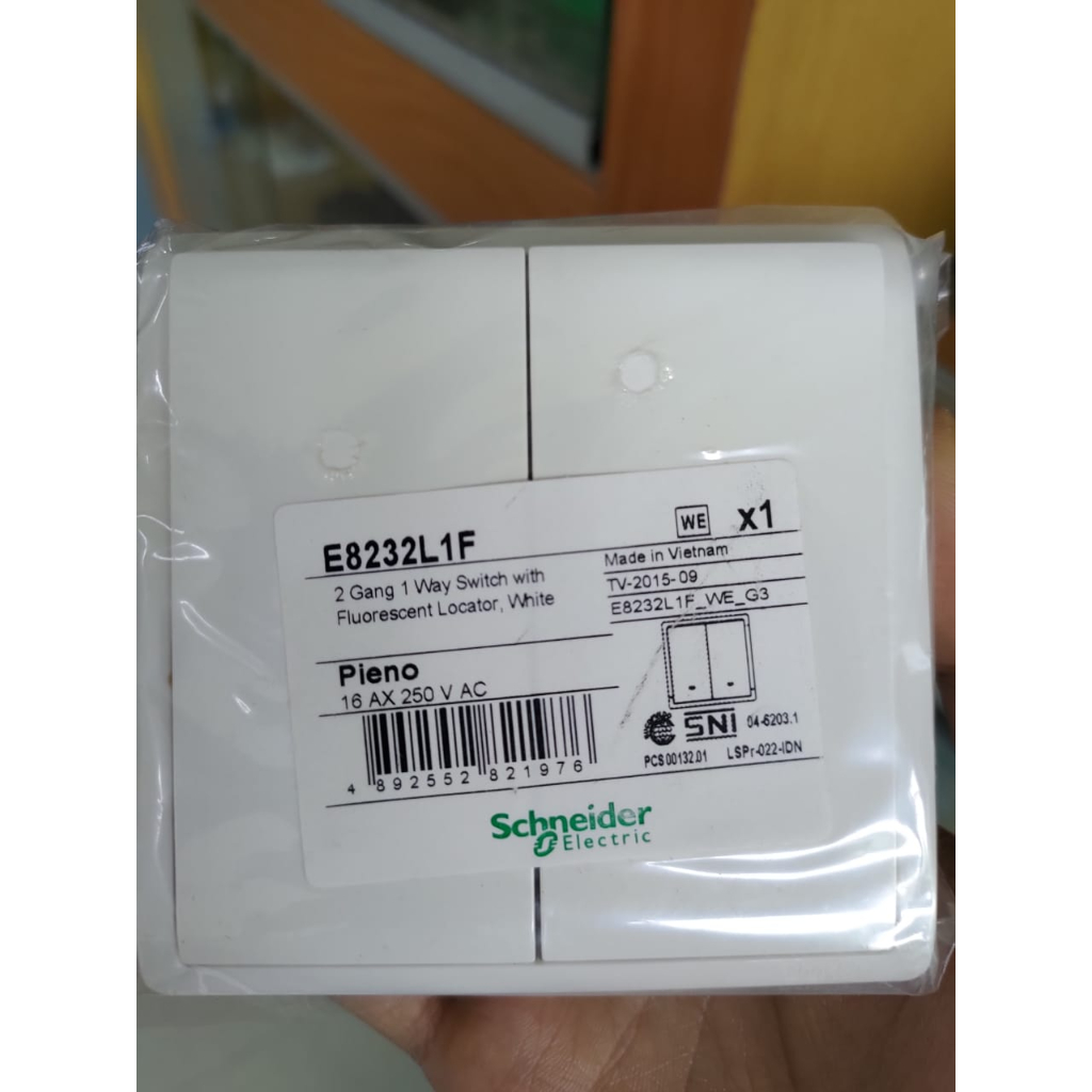 Saklar Schneider Pieno E8232L1F_WE_G3