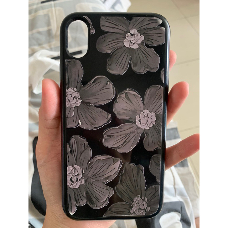 Case Iphone XR Motif Bunga Hitam
