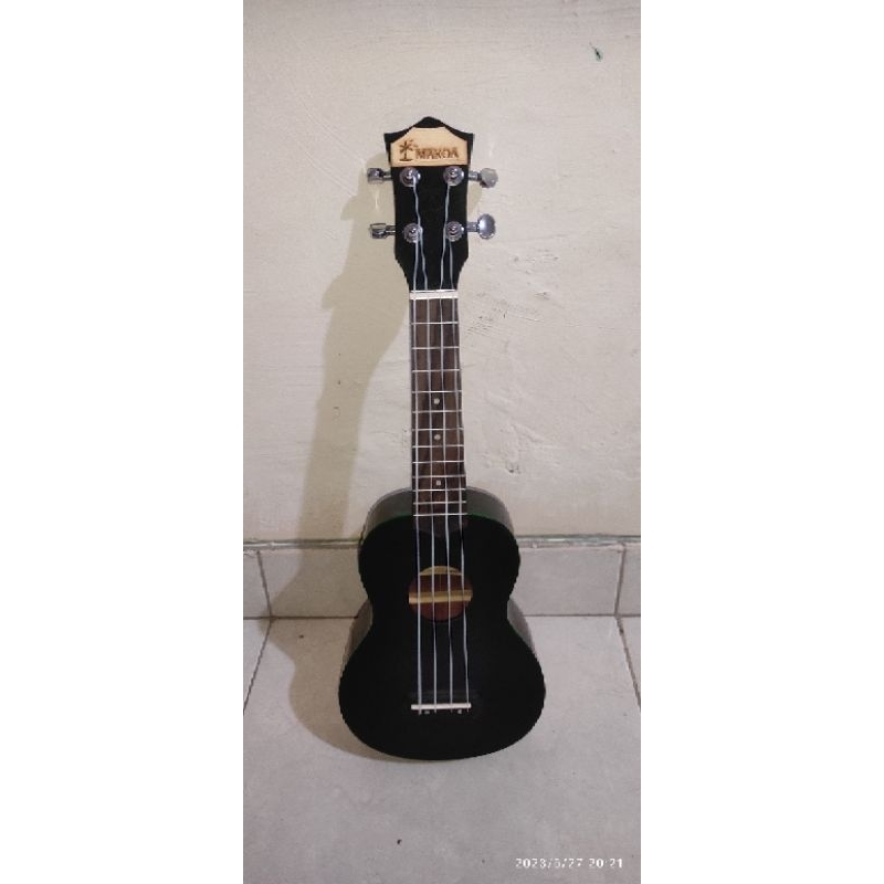 ukulele makoa