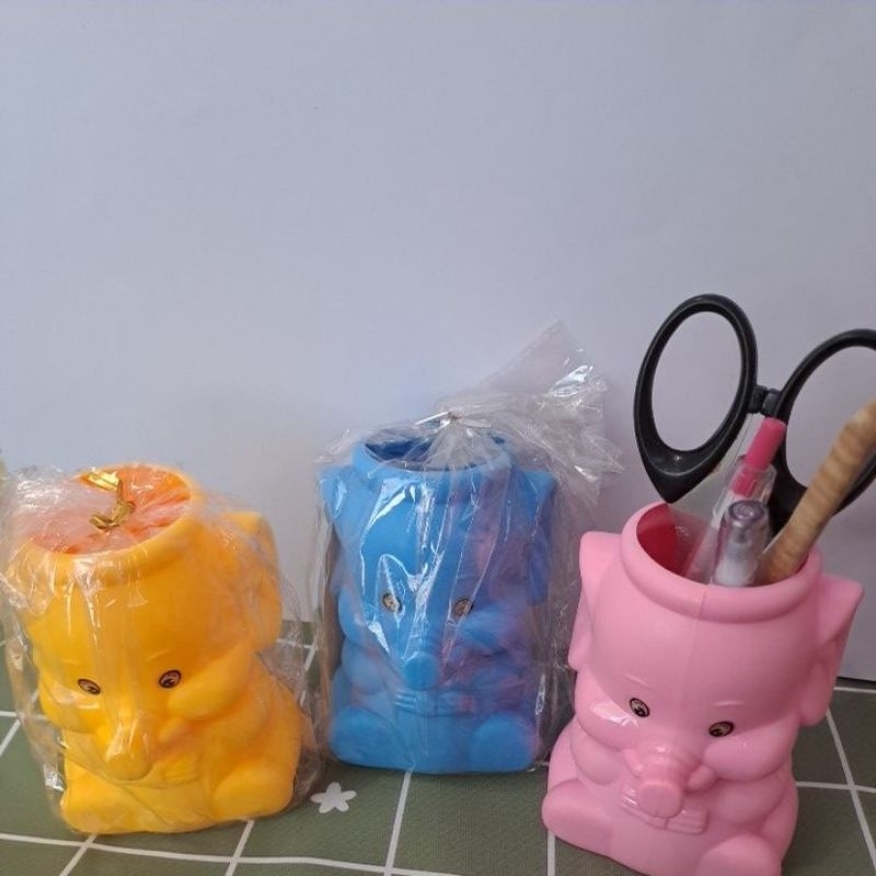 

Tempat Pensil Plastik Lucu