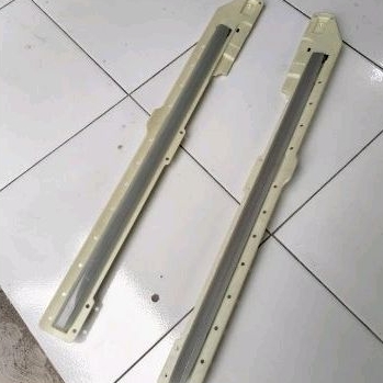 Lampu LED Plafon Tengah Innova Zenix V Q Original